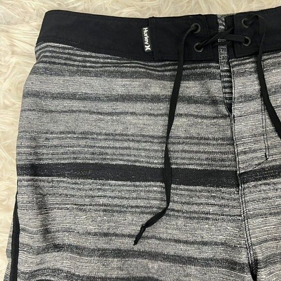 Hurley Men's 29 Grey & Black Striped Phantom Swim Trunks Board Shorts - Picture 5 of 10